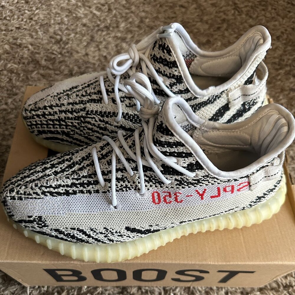 USED Adidas Yeezy Boost 350 V2 Zebra
